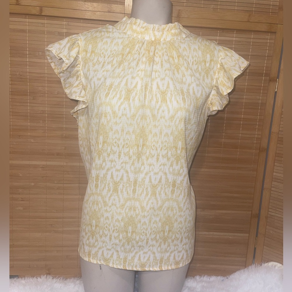 Voy yellow white print short sleeve flutter blouse top shirt woman’s size Medium